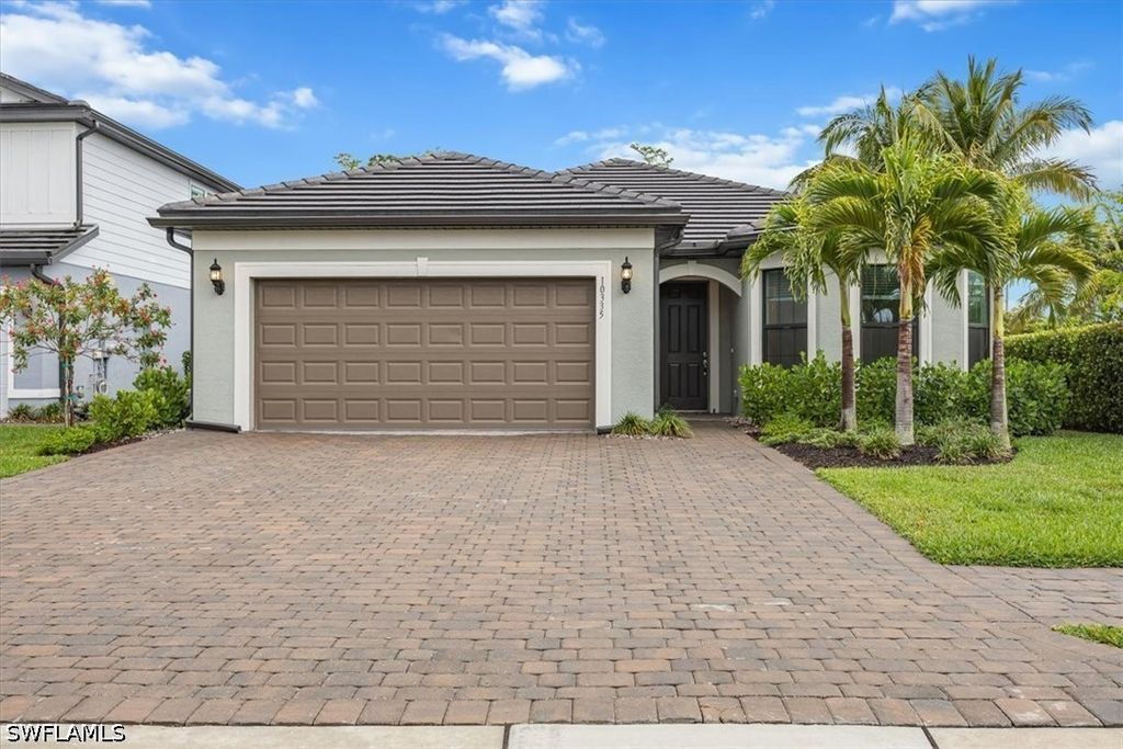 10335 Ventana Ln, Naples