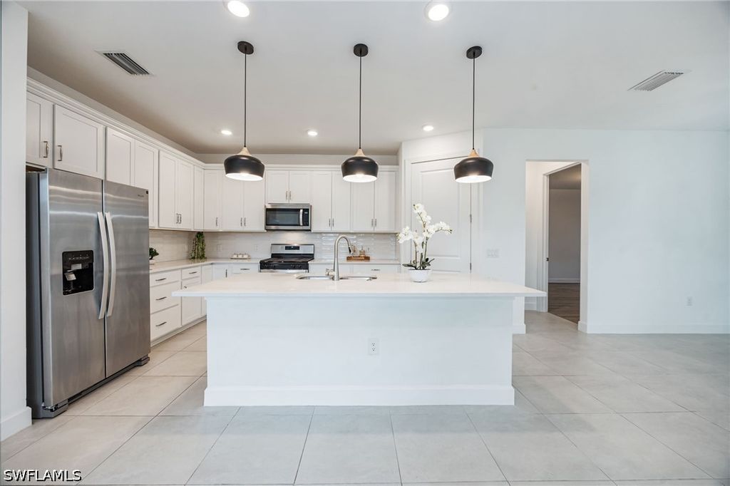 10335 Ventana Ln, NAPLES
