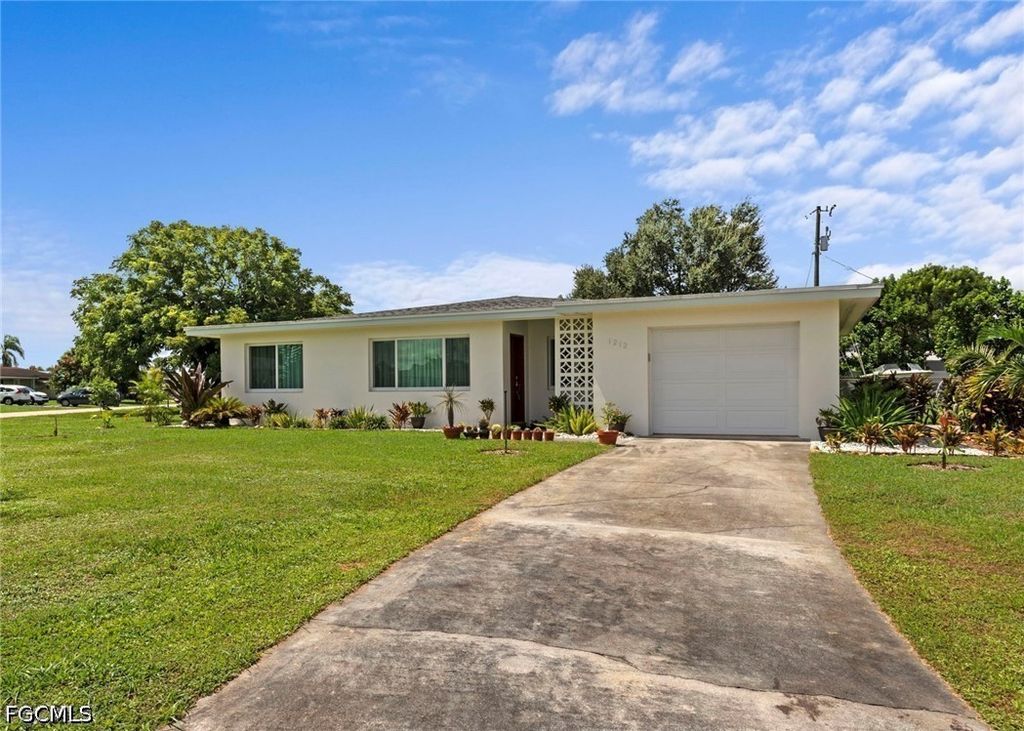 1212 Barnsdale St, Lehigh Acres