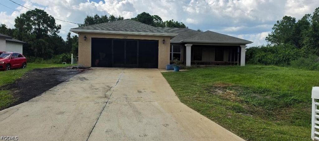 3202 54th St W, Lehigh Acres