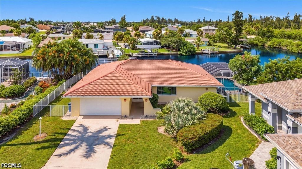 12088 Boat Shell Dr, Matlacha Isles
