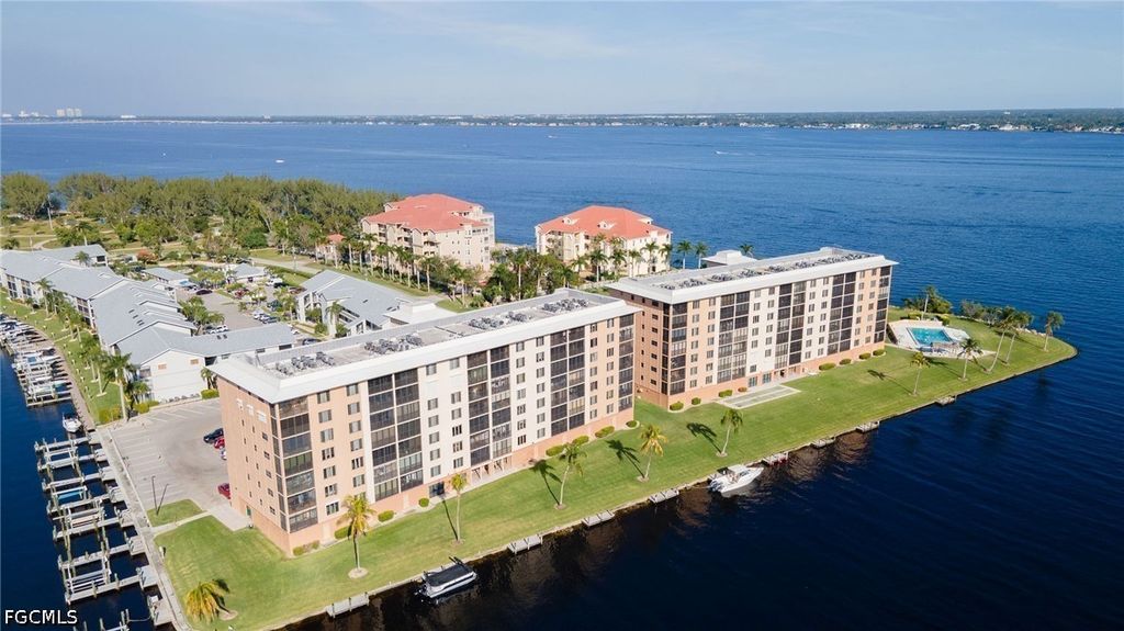 4260 Se 20th Pl 401, Cape Coral