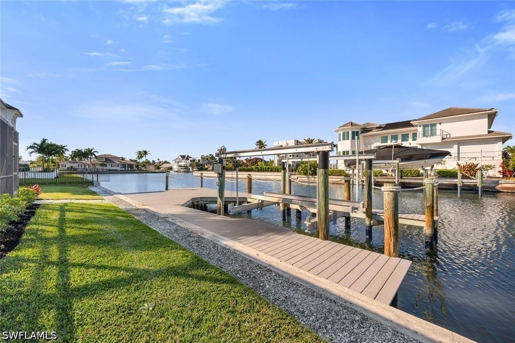385 Willet Ave, Naples