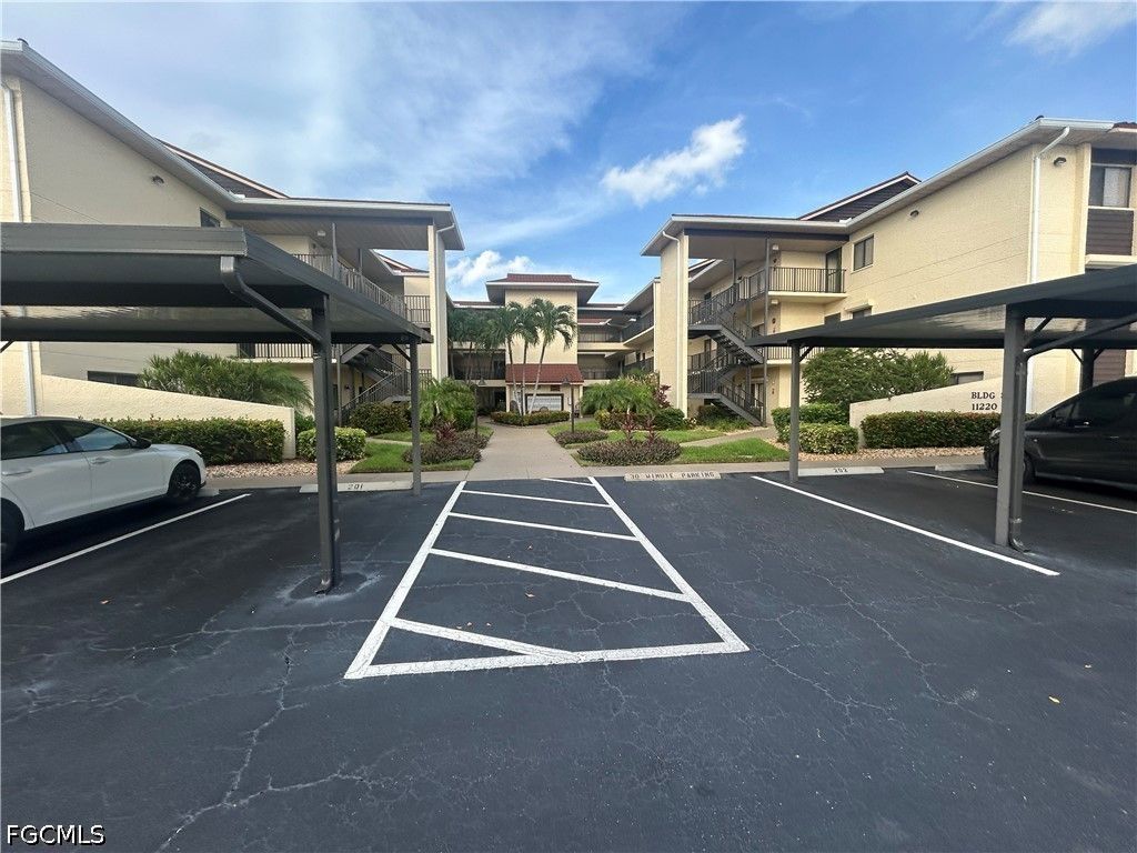 11220 Caravel Cir 203, Fort Myers