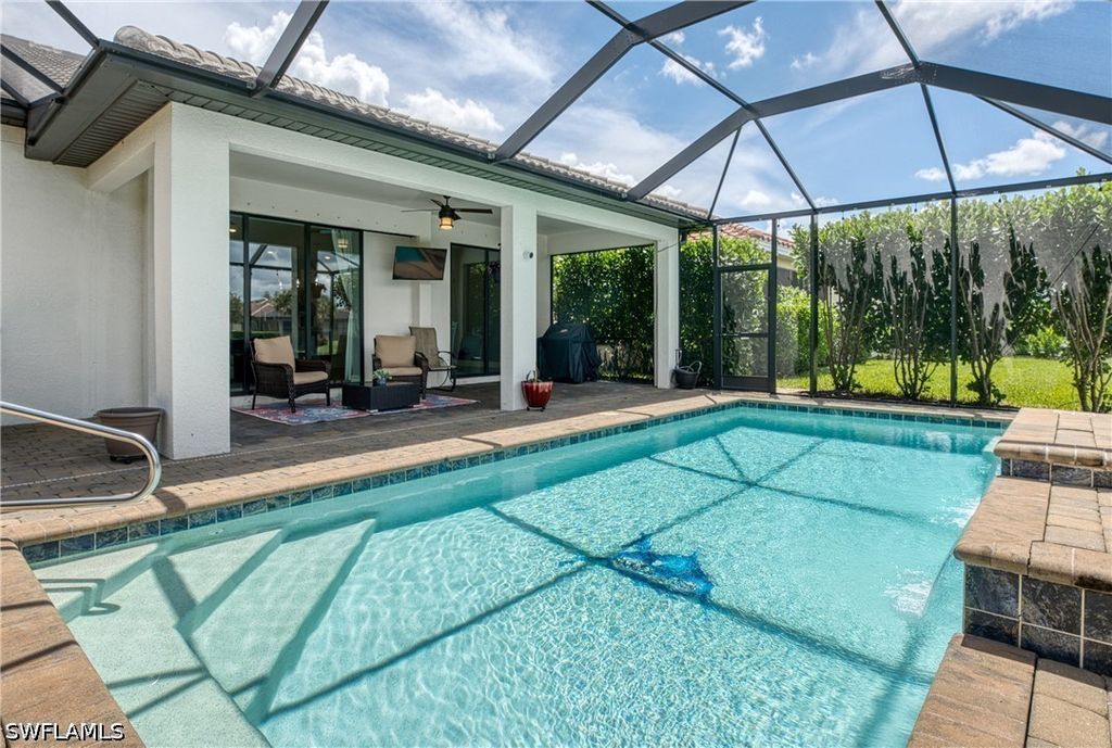 2133 Clementine St, Naples