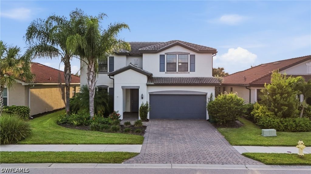 2133 Clementine St, Naples