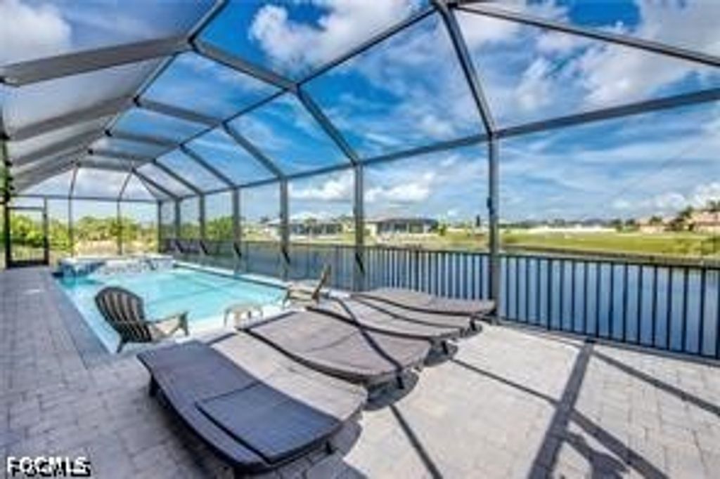 1042 Nw 32nd Pl, Cape Coral