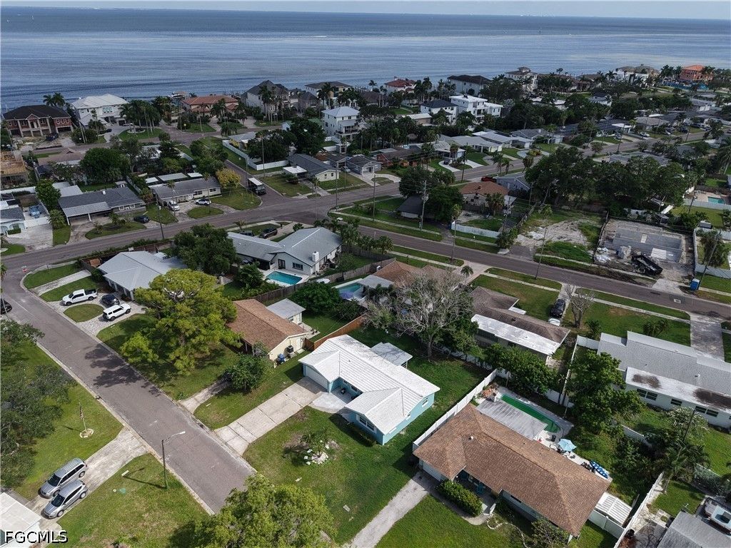 1736 Colorado Ave Ne, ST. PETERSBURG