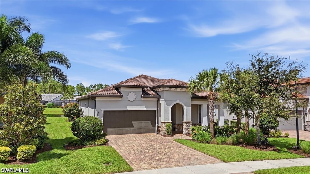 8877 Horned Lark Dr, NAPLES