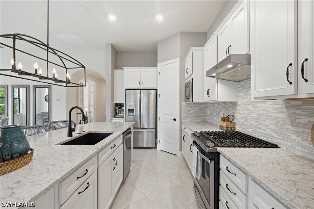 8877 Horned Lark Dr, Naples