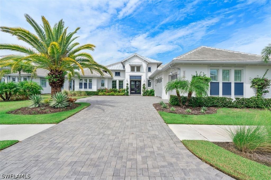 8904 Nevis Way, Naples