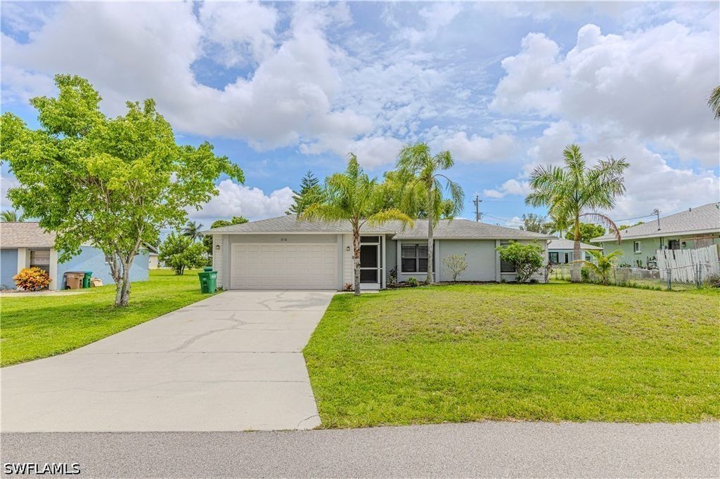 216 Se 27th Ter, Cape Coral