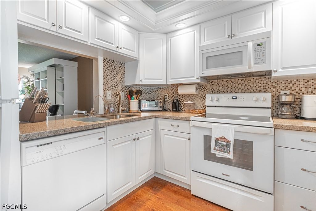 1700 Pine Valley Dr 319, Fort Myers