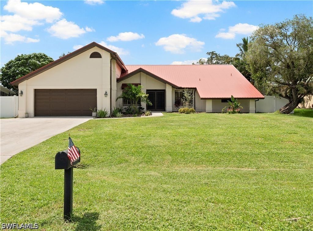 6560 Kestrel Cir, Fort Myers