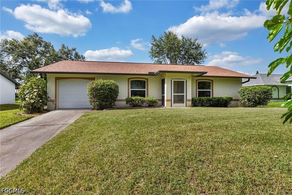 4904 5th St W, Lehigh Acres