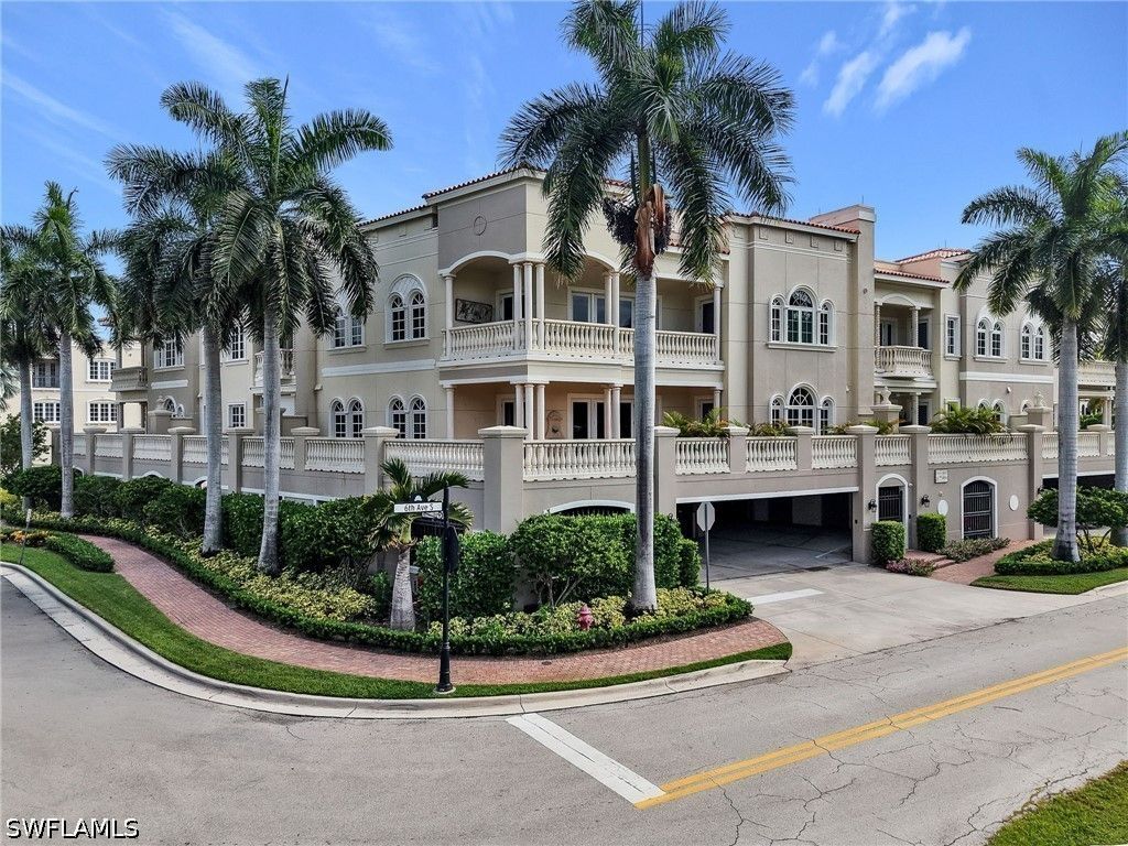 625 6th Ave S B301, Naples