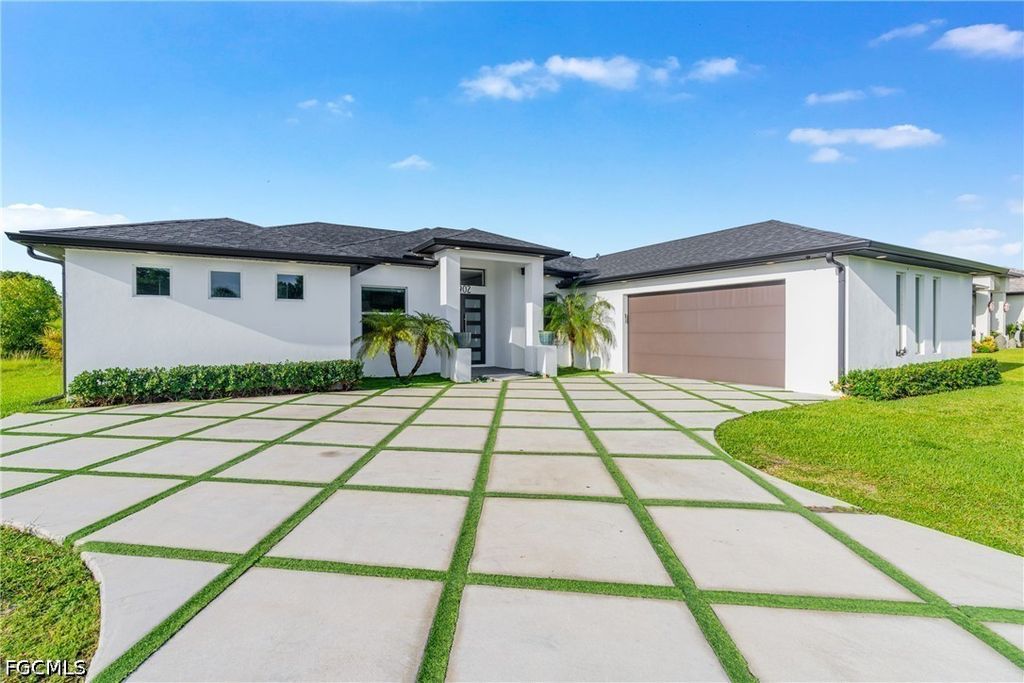 1902 Ne 6th St, Cape Coral
