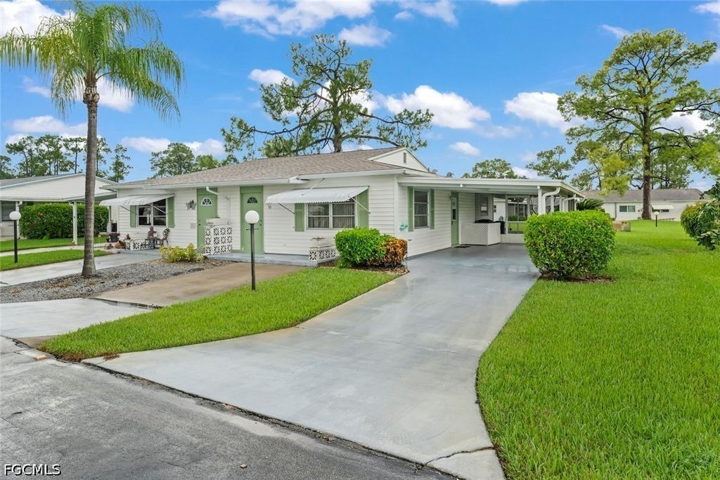 16 Dawn Flower Cir, Lehigh Acres
