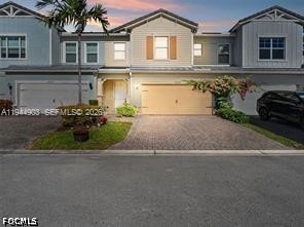 3953 Black Olive Ln, Hollywood