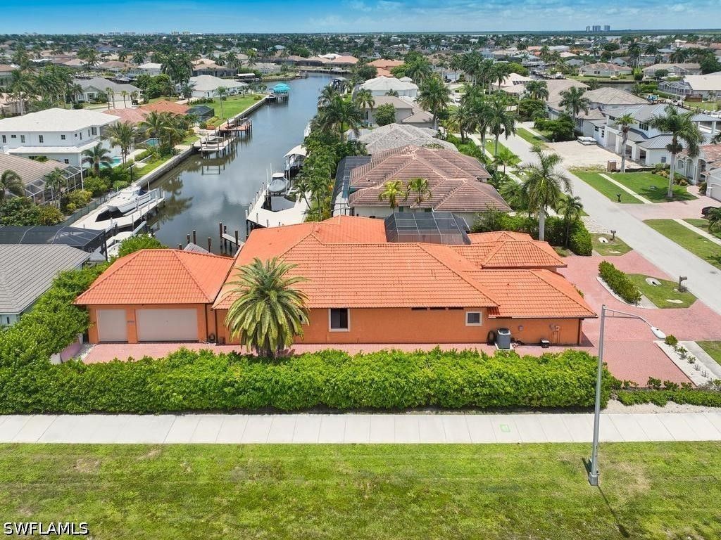 10 Anchor Ct, Marco Island