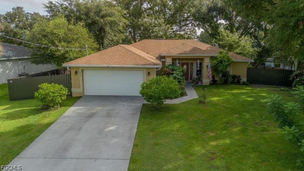 1098 Mission Ln, LABELLE