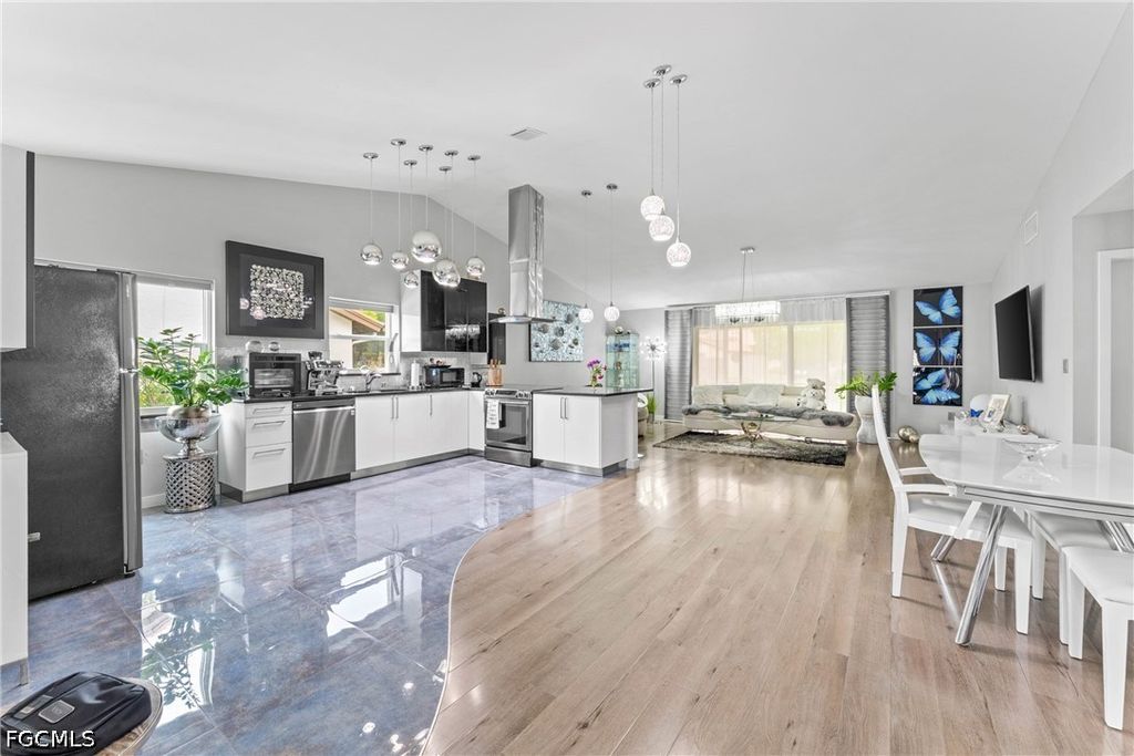 13119 Tall Pine Cir, Fort Myers