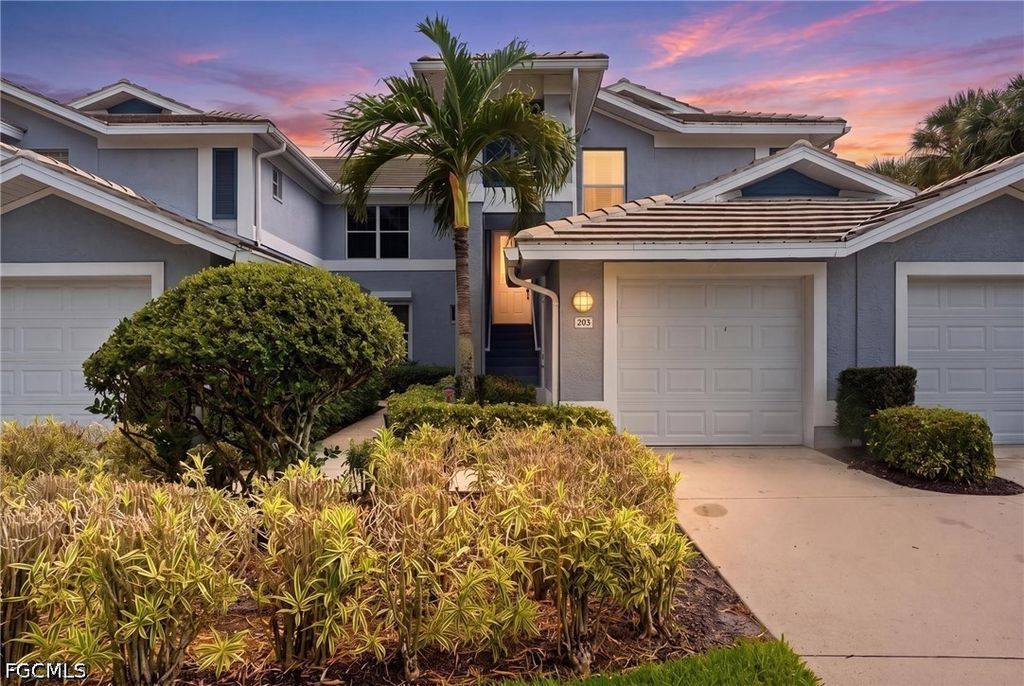 710 Tarpon Cove Dr 203, NAPLES