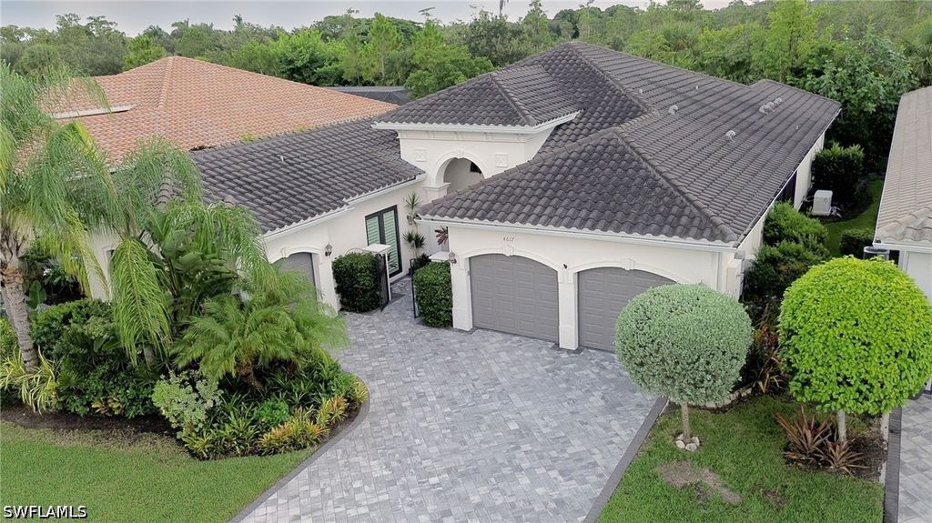 4617 Azalea Dr, Naples
