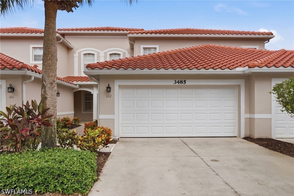3485 Grand Cypress Dr 102, Naples