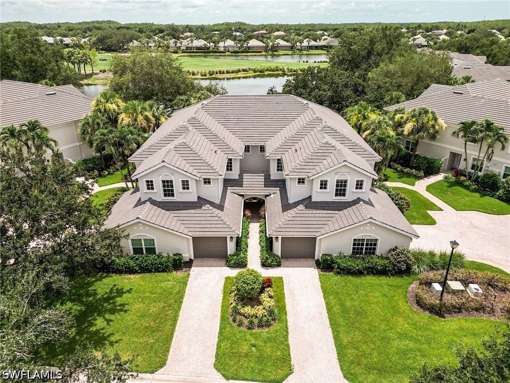 9151 Palmetto Ridge Dr 102, ESTERO
