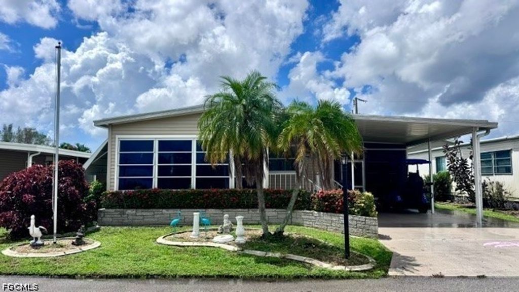 5526 Miles Standish Ln, North Fort Myers