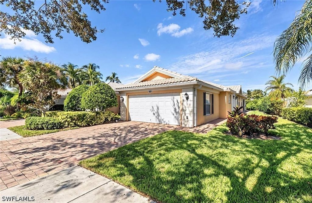 7373 Emilia Ln, Naples
