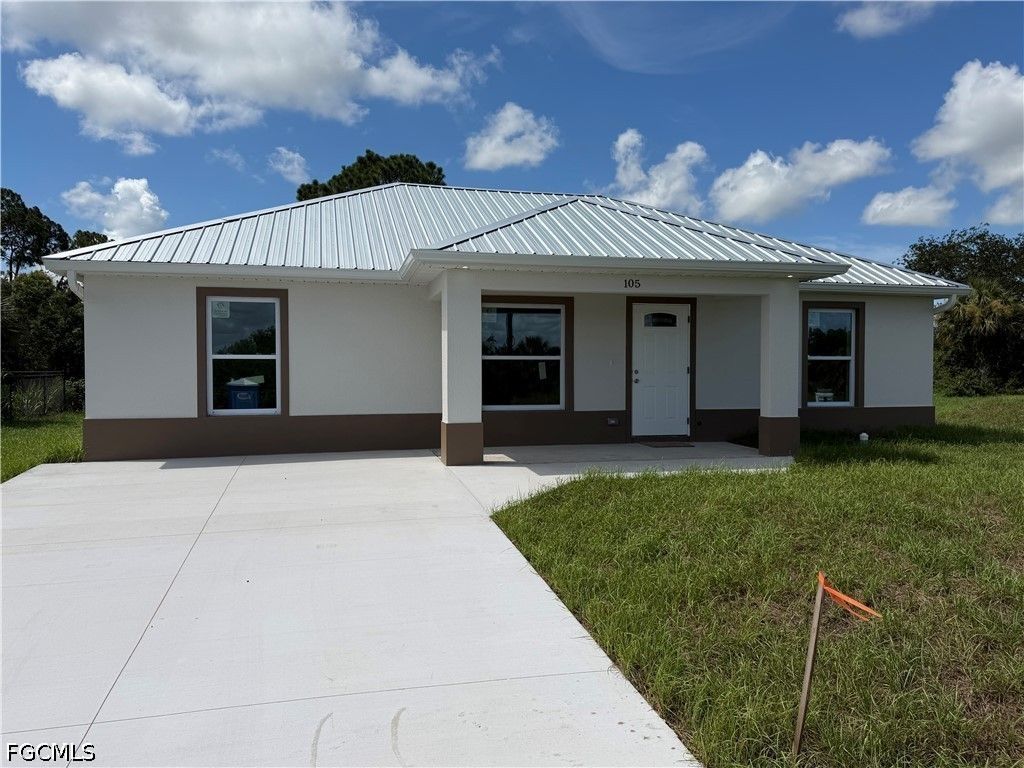 105 Concord Loop, Labelle
