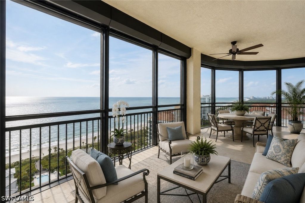 81 Seagate Dr 1703, Naples