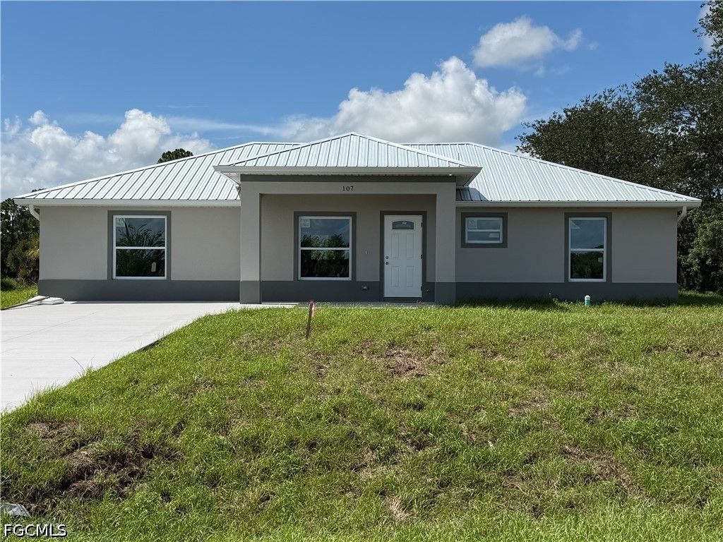 107 Concord Loop, LABELLE