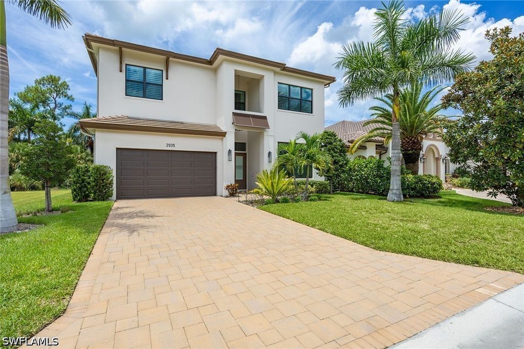 2935 Coco Lakes Dr, Naples