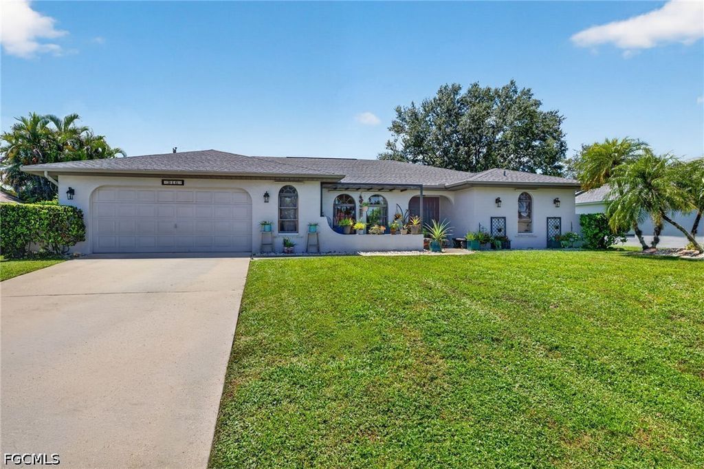 916 Se 21st Ln, Cape Coral