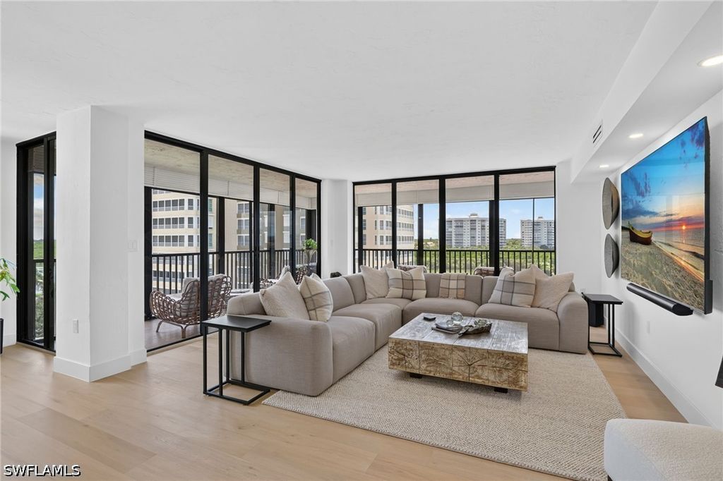 11 Bluebill Ave 606, Naples