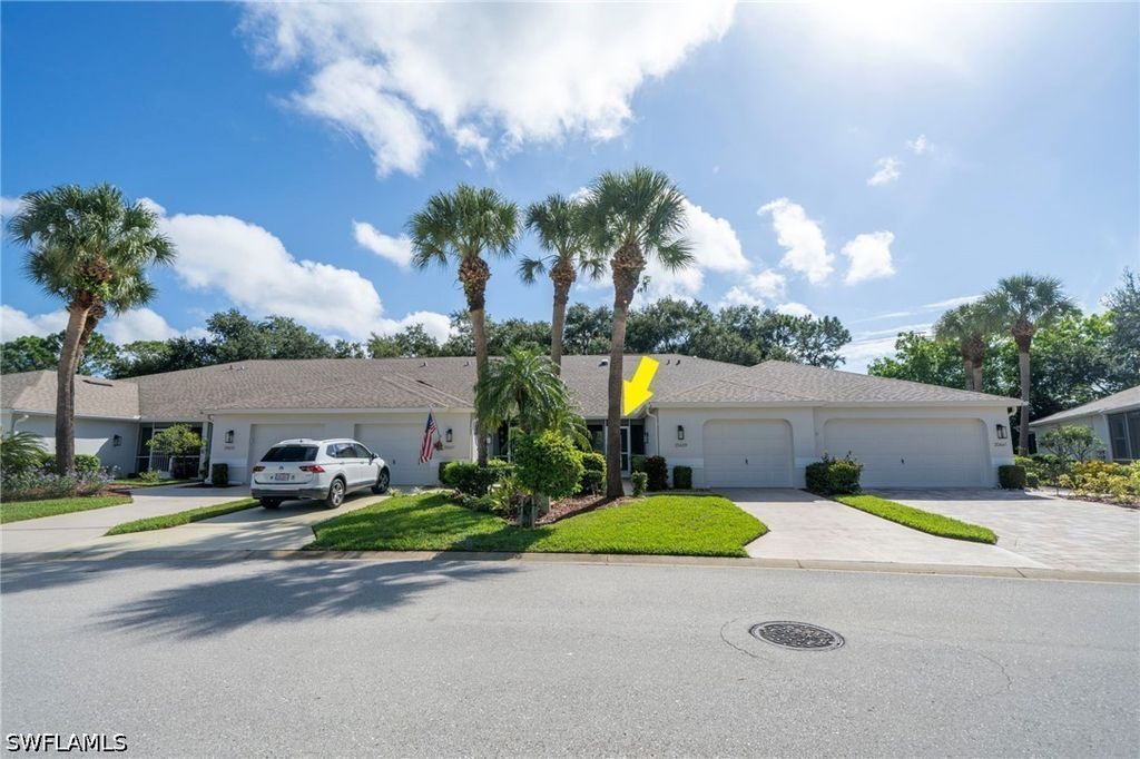 20659 Country Barn Dr, Estero
