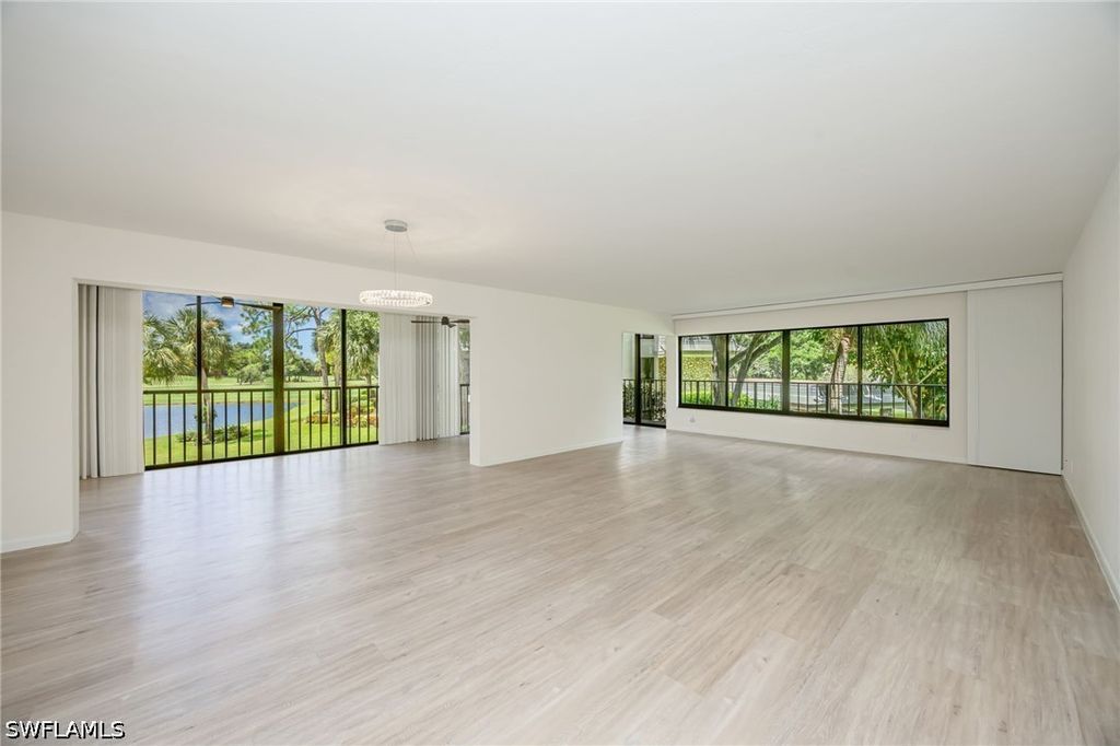 425 Wildwood Ln, Naples