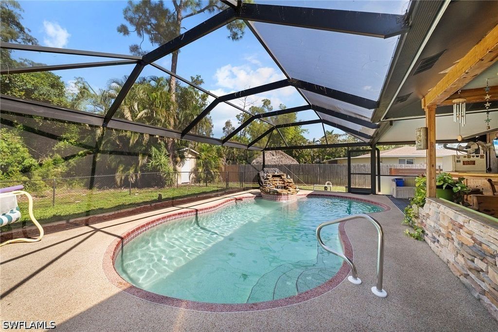19016 Murcott Dr E, Fort Myers