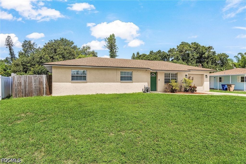2205 Lotus Rd, FORT MYERS