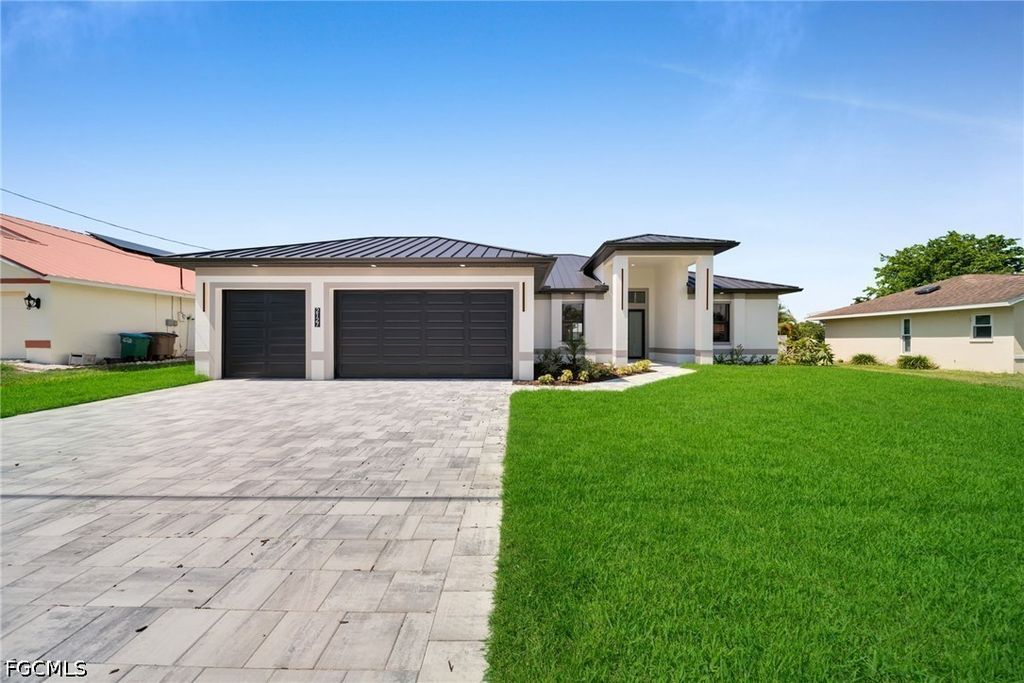 2127 Ne 1st Ter, Cape Coral