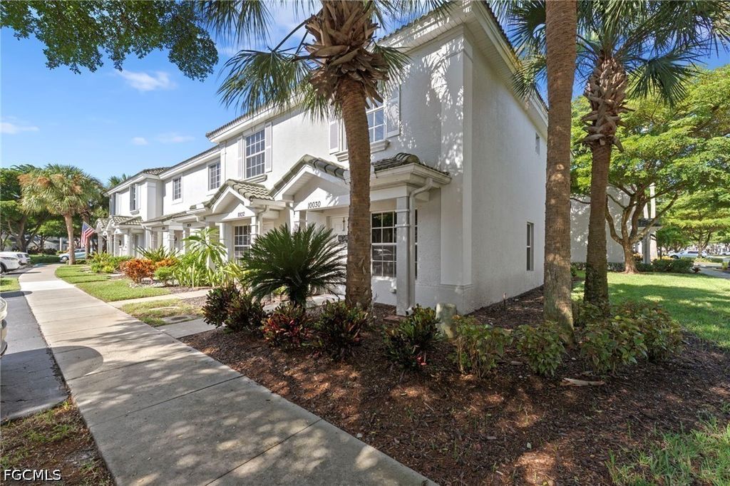 10032 Poppy Hill Dr, FORT MYERS