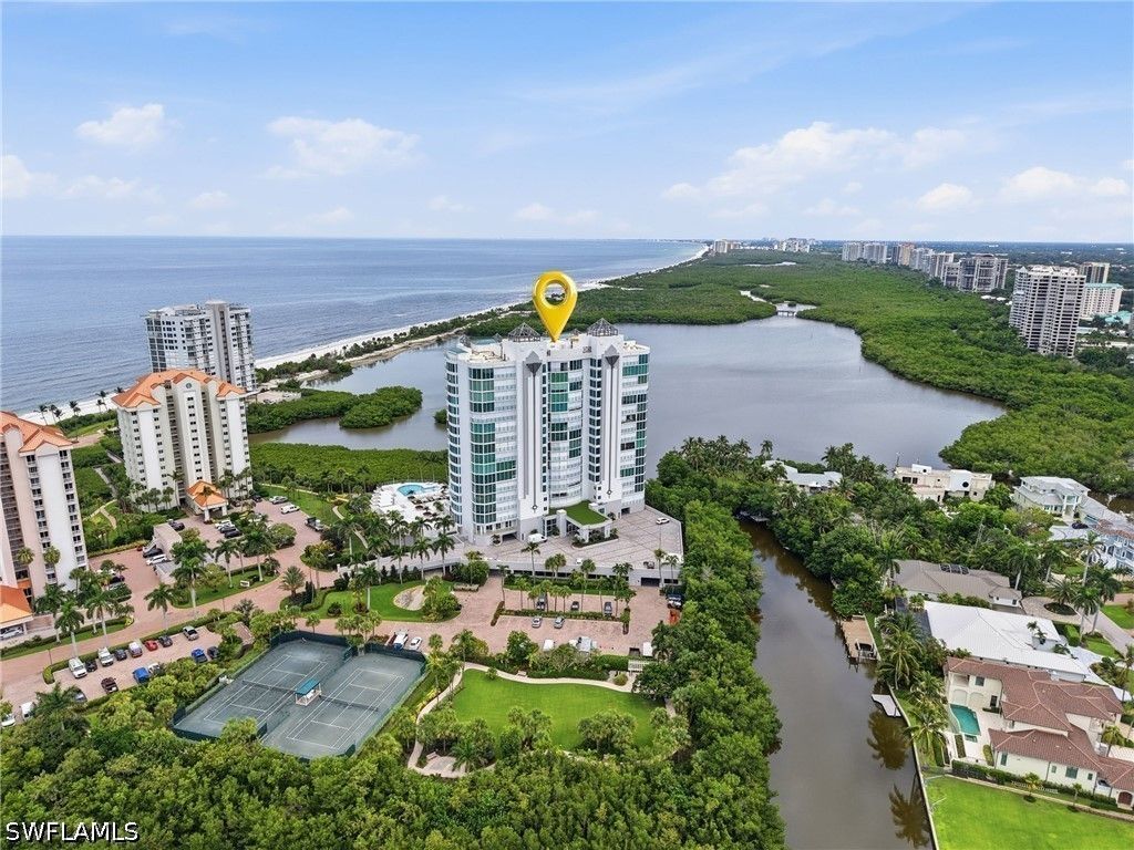 60 Seagate Dr 806, Naples