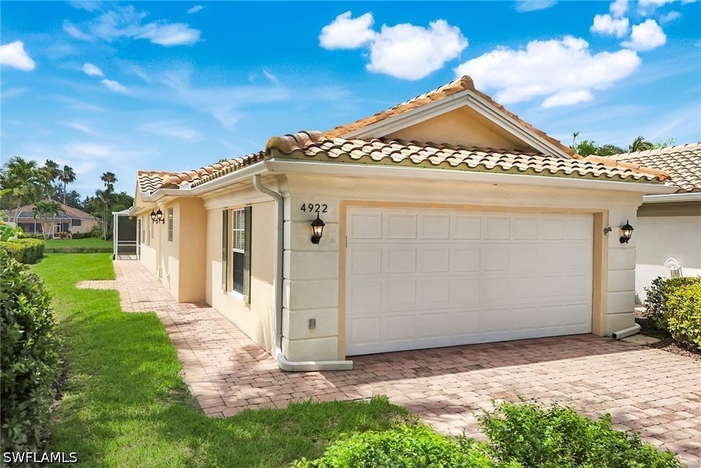 4922 Kingston Way, Naples