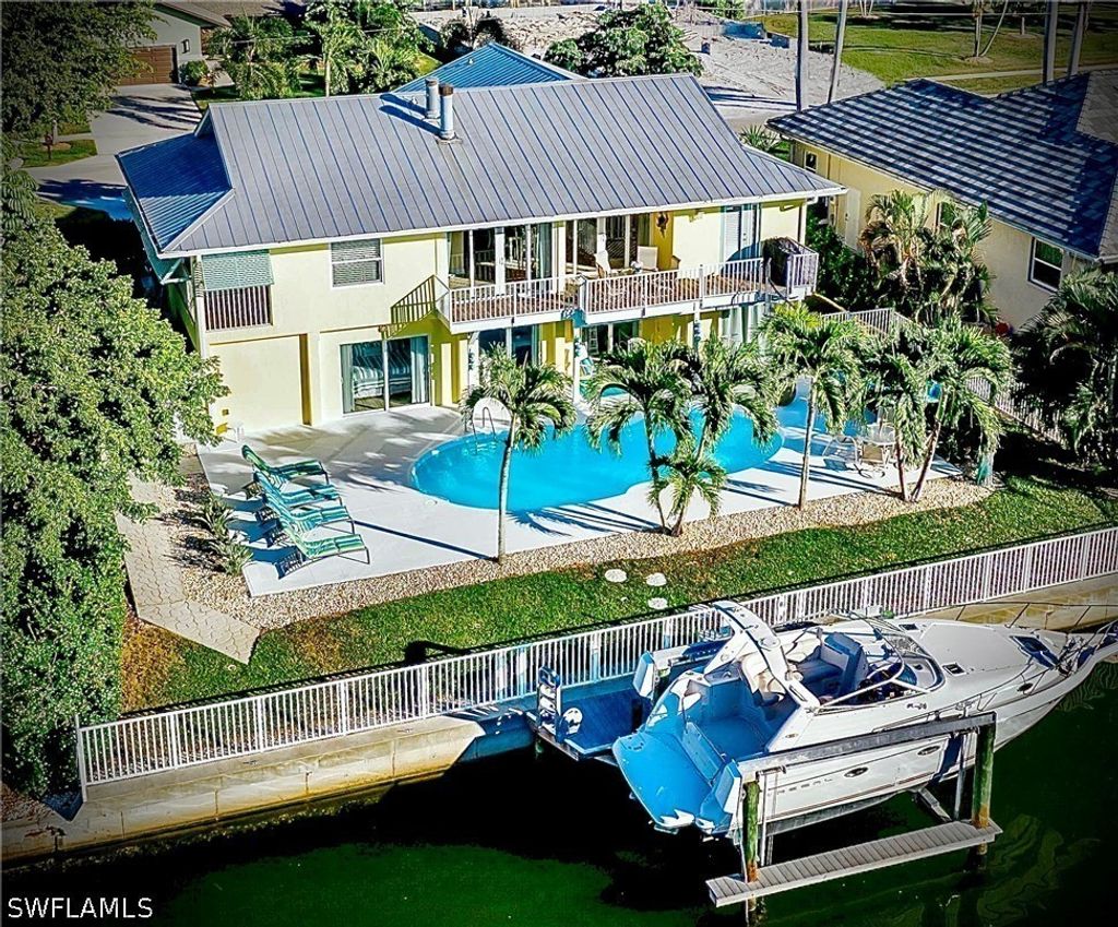 468 Capri Ct, MARCO ISLAND