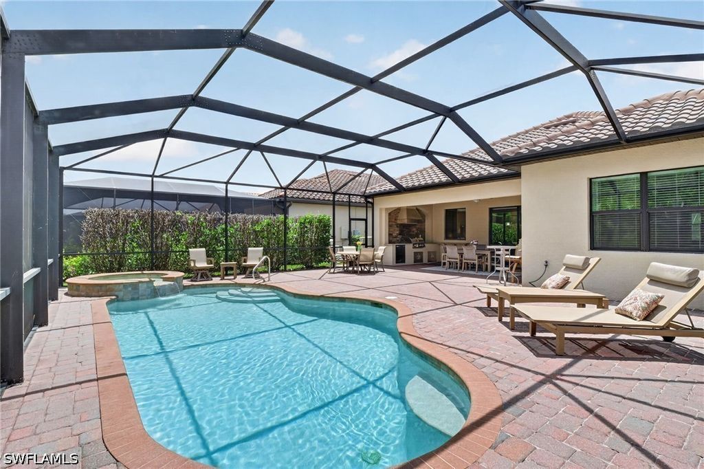 12695 Kinross Ln, Naples