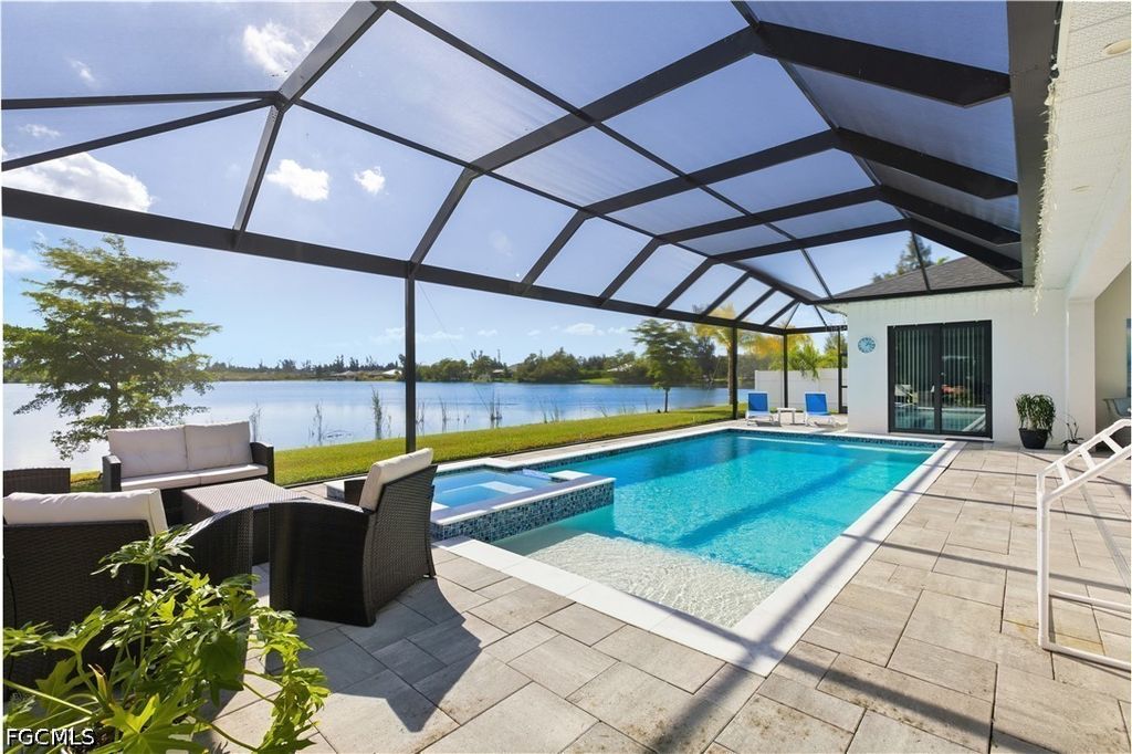 1708 Sw 4th St, CAPE CORAL