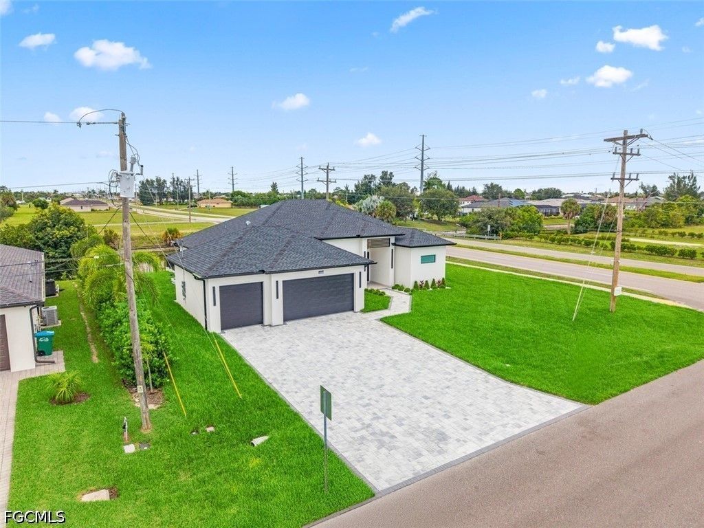 2417 Sw 2nd Ter, Cape Coral